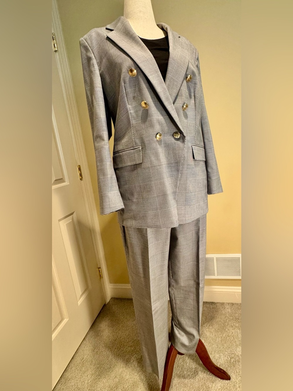 Boss Dark Navy/Black Glen Plaid Double-Breasted Suit with Gold Buttons